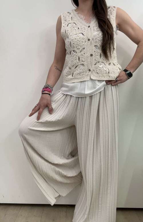Alternative view of Pantalone ampio