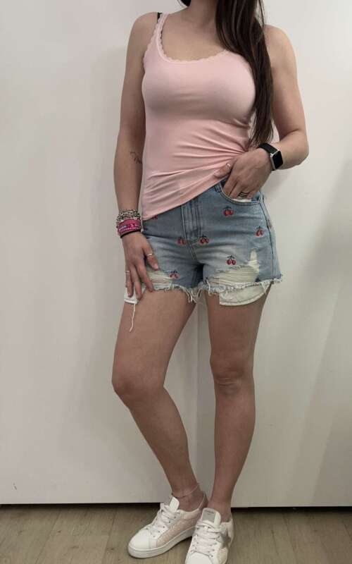 Alternative view of Shorts 🍒